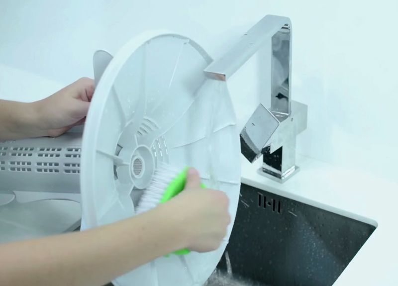 Nettoyer l'agitateur d'une machine à laver main.jpg